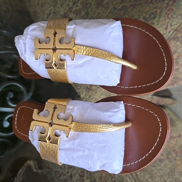 Tory Burch Moore Sandals in Gold Metallic, Size 8 - Picture 4 of 5